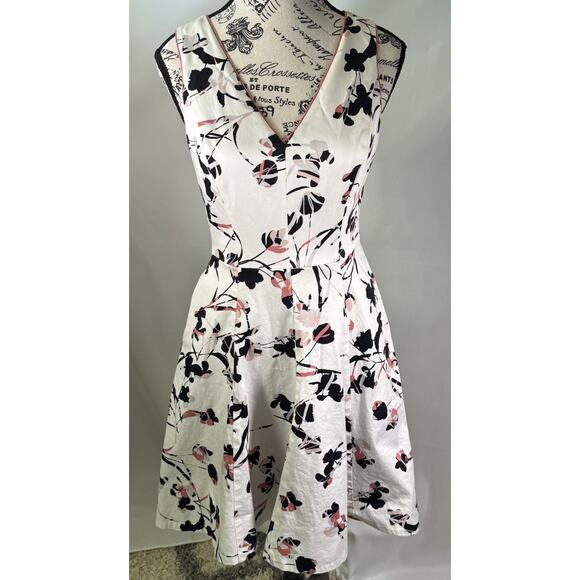 White House Black Market Cotton Floral Print Fit and Flare Dress Size 0 - Picture 1 of 7